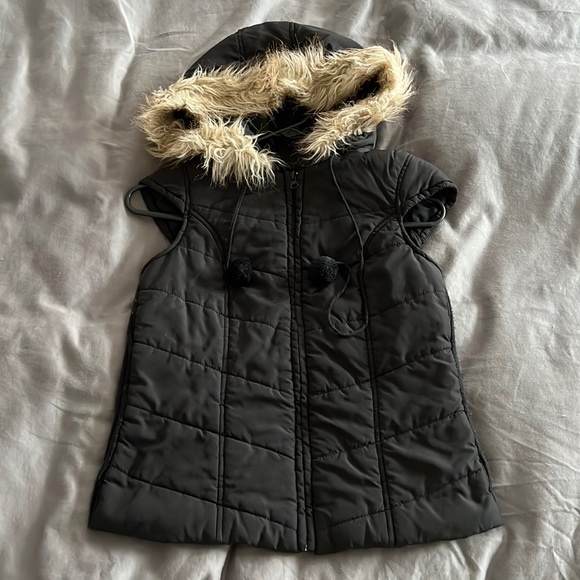 Black Vest - Picture 1 of 3